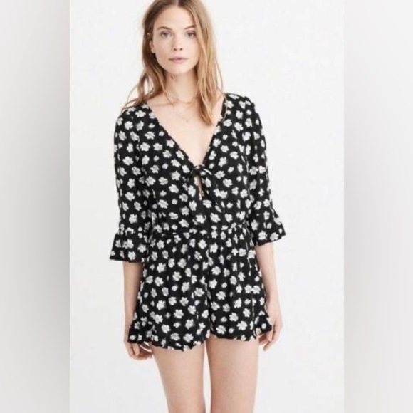 Abercrombie & Fitch Pants - Abercrombie & Fitch Floral Tie Front Romper​​